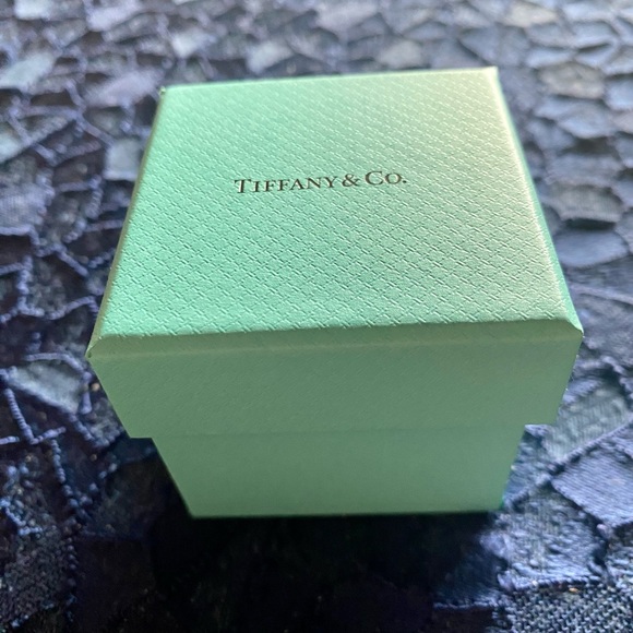 Tiffany & Co. Atlas Open 18K Gold Ring - Picture 3 of 3